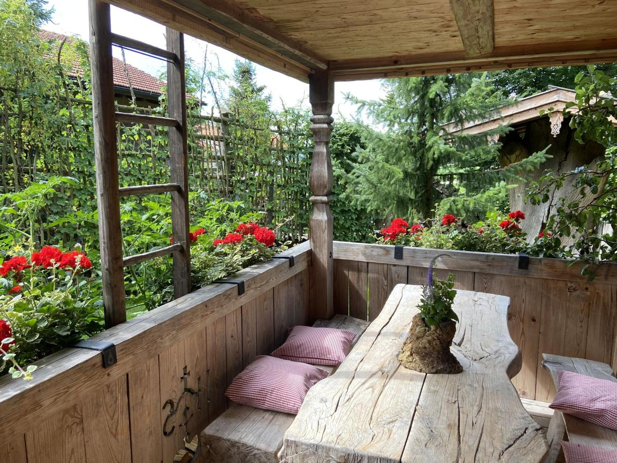 Eco Friendly Chalet Near The Lake In Asten Tittmoning Eksteriør billede
