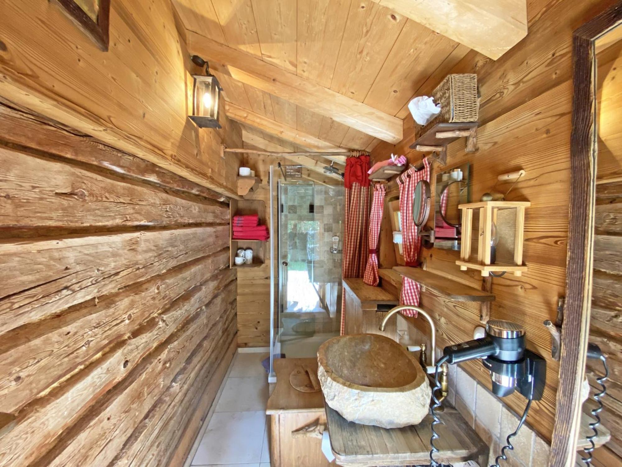 Eco Friendly Chalet Near The Lake In Asten Tittmoning Eksteriør billede