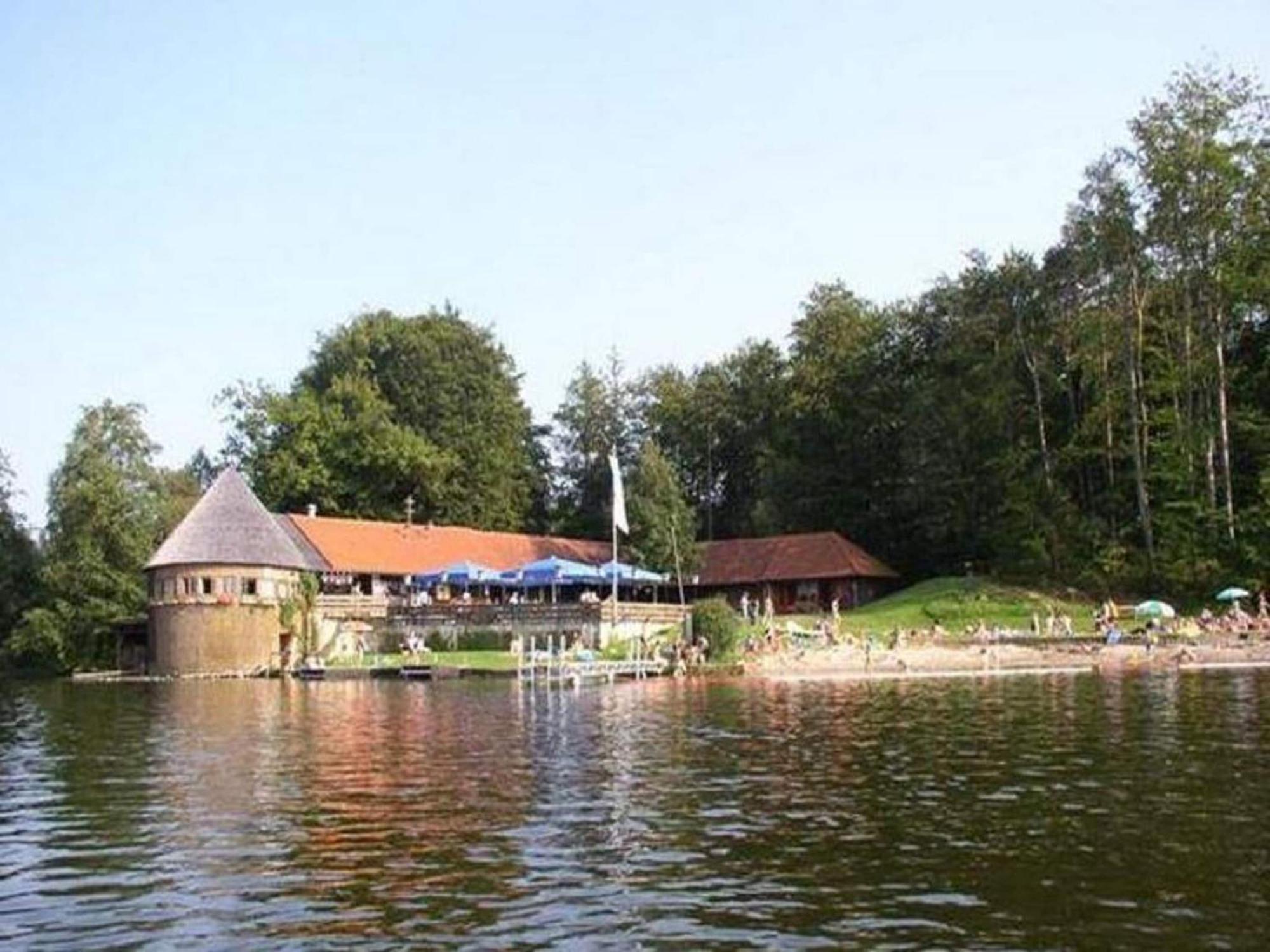 Eco Friendly Chalet Near The Lake In Asten Tittmoning Eksteriør billede