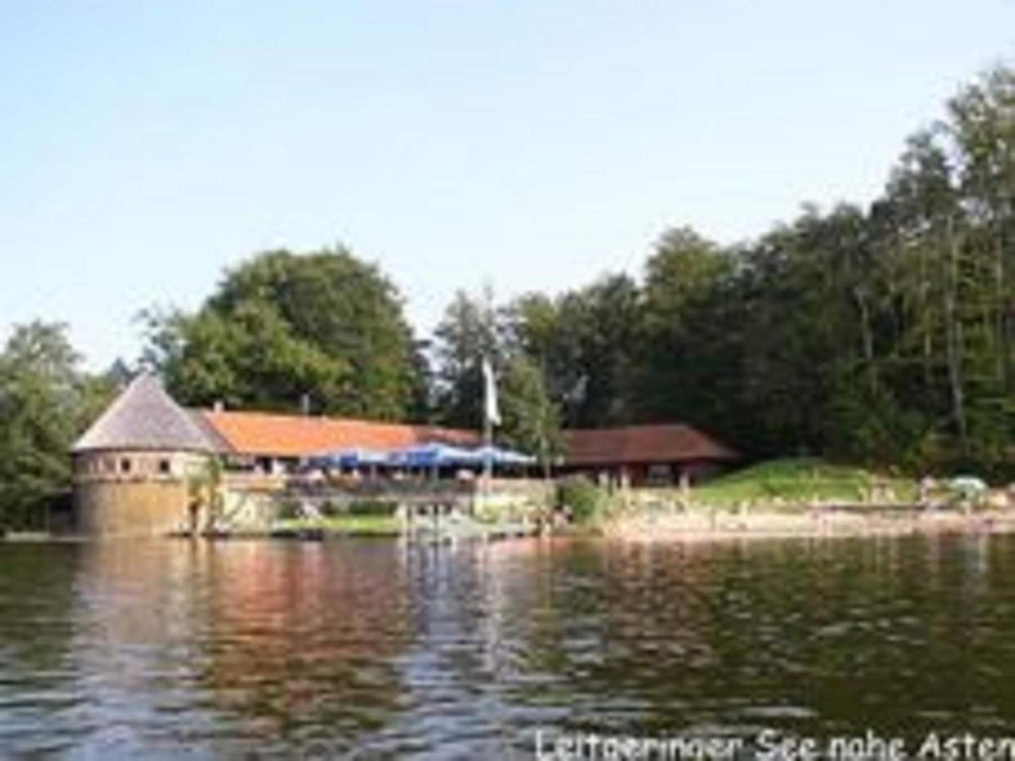 Eco Friendly Chalet Near The Lake In Asten Tittmoning Eksteriør billede