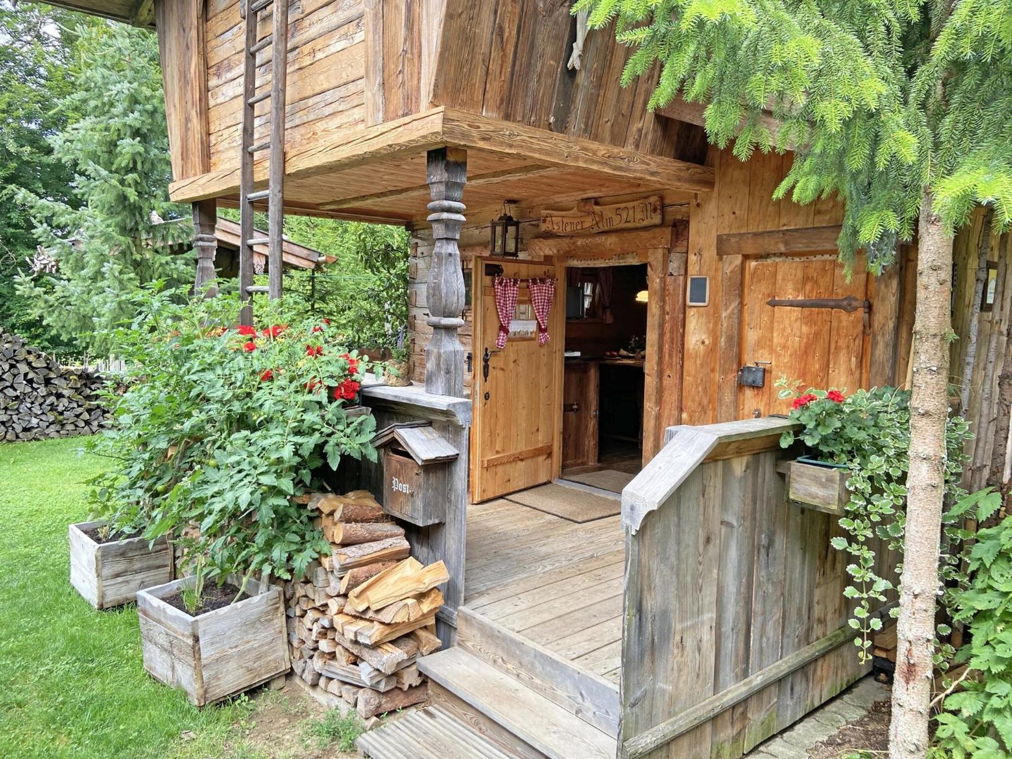 Eco Friendly Chalet Near The Lake In Asten Tittmoning Eksteriør billede